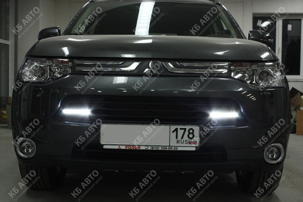 <span class="entry-title-primary">MITSUBISHI OUTLANDER (2013)</span> <span class="entry-subtitle">Установка DRL Philips Daylight Guide</span>